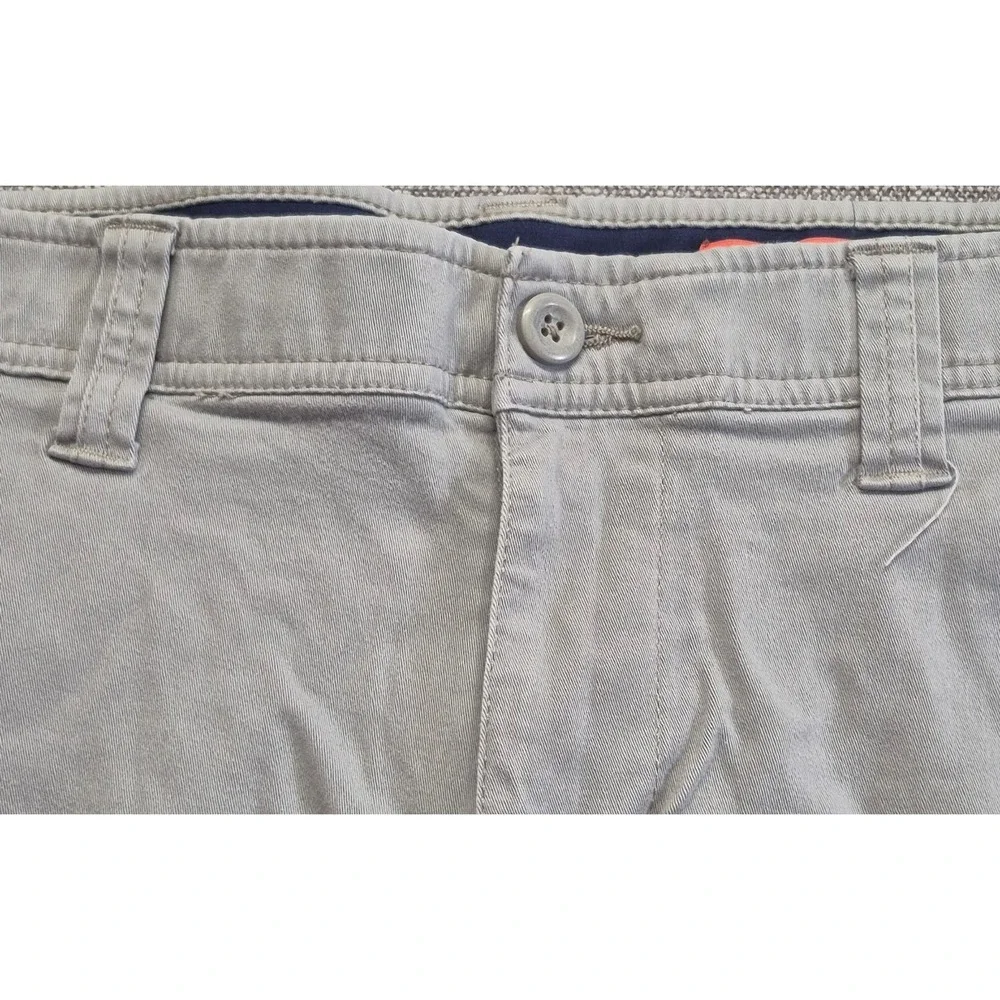 St Johns Bay Comfort Stretch men's gray chino shorts sz 32 flat front Cotton